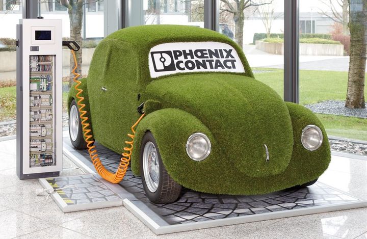 At the 2012 Hanover Fair, a green ‘grass-covered’ Volkswagen Beetle was displayed as a main attraction with our electric charging station solution. Heading into it’s 60th year this April, the Hanover Fair is the premiere Industrial trade show in the world.  Held on the Hanover fairground in Hanover, Germany, it boasts an impressive list of 6,000 exhibitors and an attendance of 200,000 visitors annually.