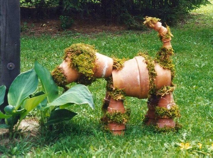 Recycles clay pots & moss.